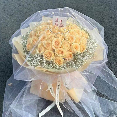 东营52朵香槟玫瑰满天星，你就是我的全部